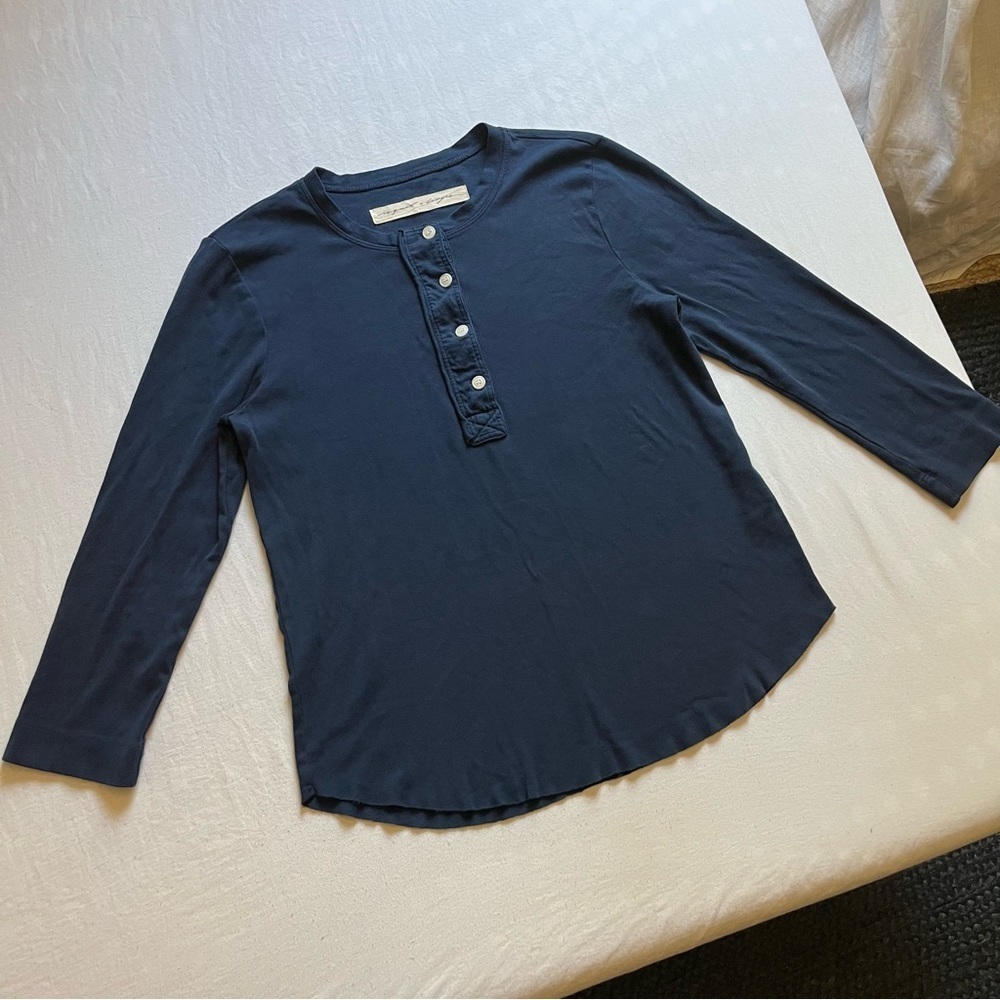 Raquel Allegra navy blue rounded raw hem long 3/4 sleeve knit polo top